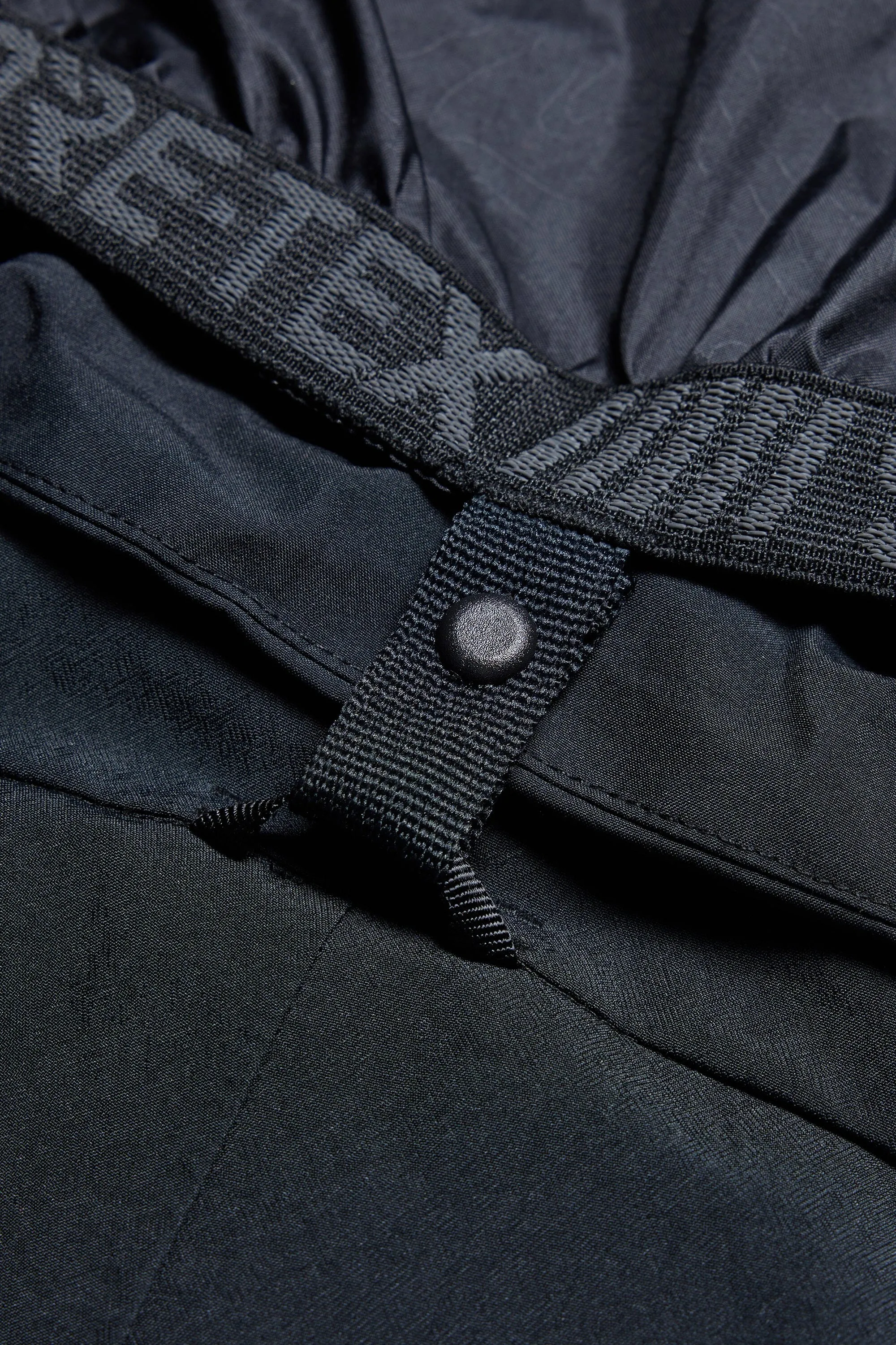 686 Women's Black Magic Insulated Bib Snowboard Pants Sassafras Geo Jacquard 2025