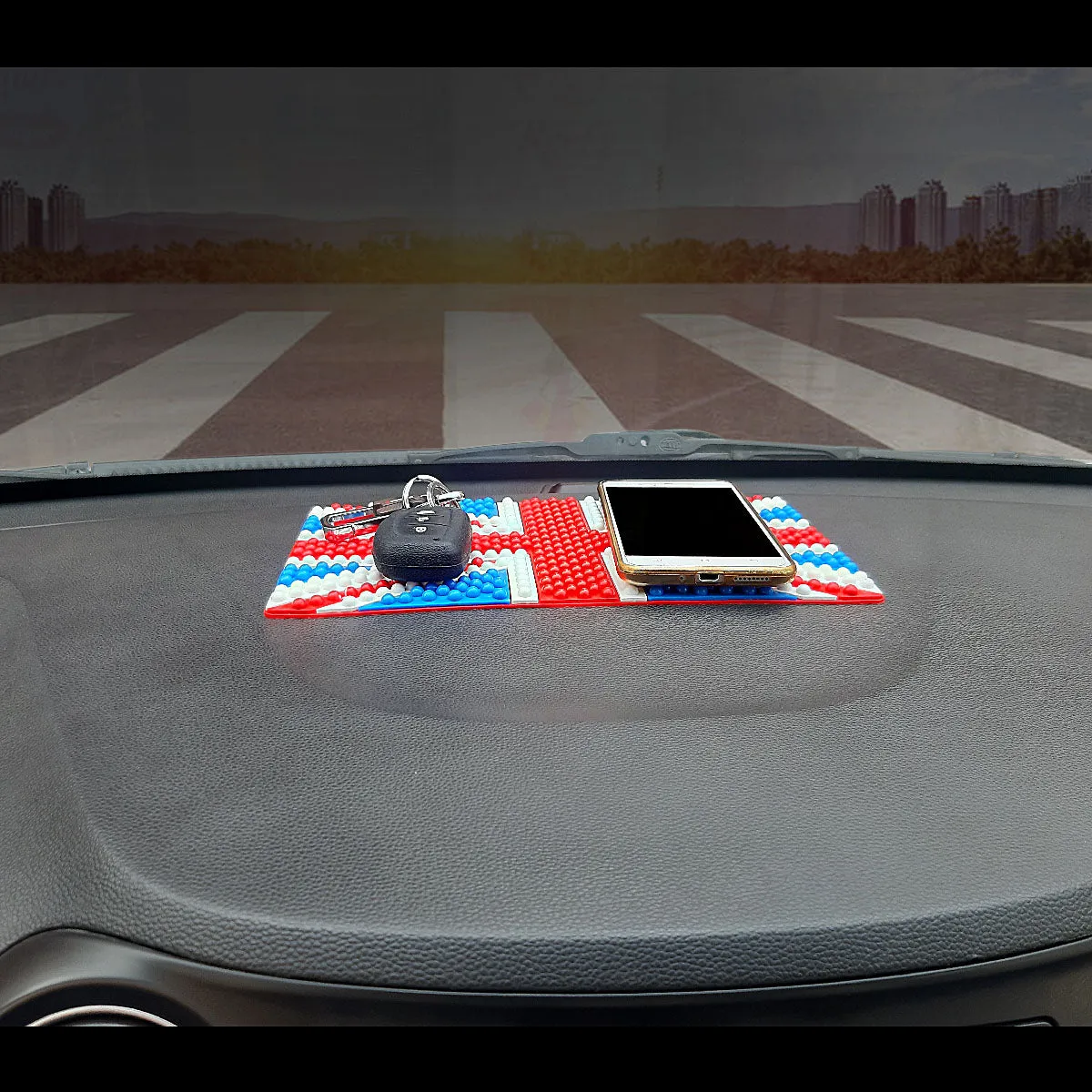 Anti Slip Mat for Car Dasboard, Anti Skid & Non Slip Pad, Multipurpose Mats Use for All Cars, Office, Home, Kitchen, Desk & Table, UK Flag Design, 1 Piece (Big Size 25 x 15 cm)
