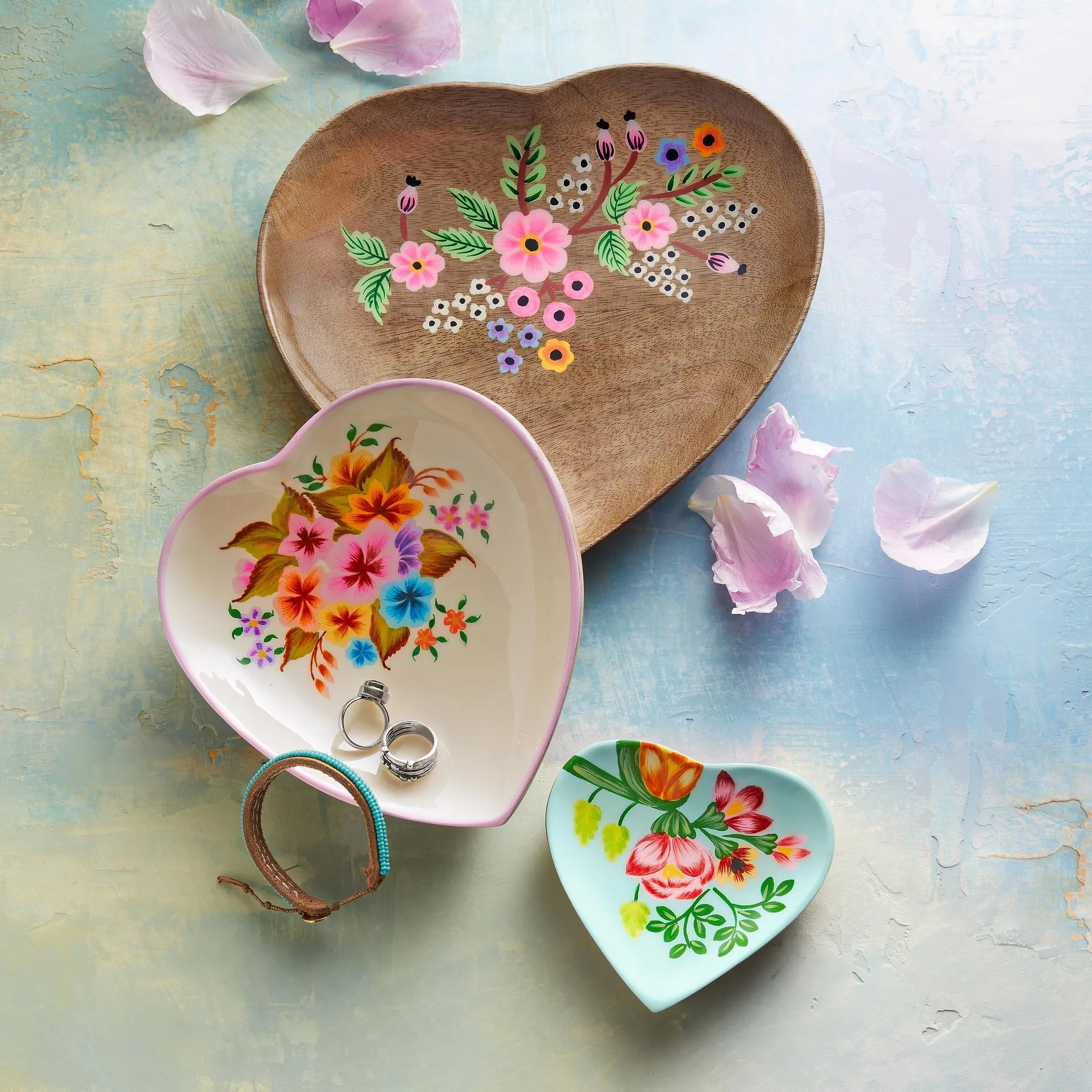 Lg Hearts Abloom Dish